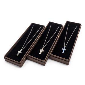 Collana con pendente a croce