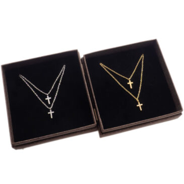 Collana girocollo in acciaio con ciondolo sogg. Croce
