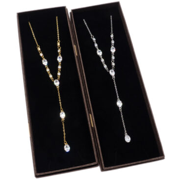 Collana con cristalli pendenti oro/argento
