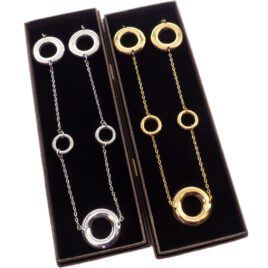 Collana lunga in acciaio con sogg. Cerchi