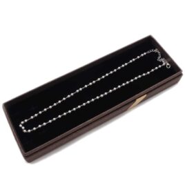 Collana in acciaio con perle