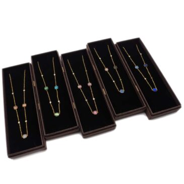 Collana in acciaio con pietra in vetro e zircone assortiti