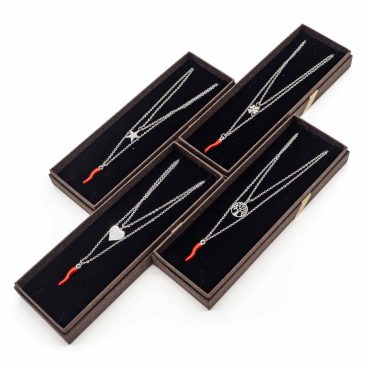 Set collana acciaio doppio filo centrale assortito e corno 11 Set collana acciaio doppio filo centrale assortito e corno Set collana acciaio doppio filo centrale assortito e corno