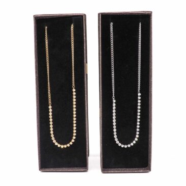 Collana girocollo acciaio catena sottile e venti zirconi centrali piccoli 4 Collana girocollo acciaio catena sottile e venti zirconi centrali piccoli Collana girocollo acciaio catena sottile e venti zirconi centrali piccoli