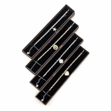 Bracciale singolo catena attorcigliata soggetti vari oro/acciaio 20 Bracciale singolo catena attorcigliata soggetti vari oro/acciaio Bracciale singolo catena attorcigliata soggetti vari oro/acciaio