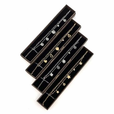 Bracciale doppio con 5 pendenti soggetti misti oro/acciaio 15 Bracciale doppio con 5 pendenti soggetti misti oro/acciaio Bracciale doppio con 5 pendenti soggetti misti oro/acciaio