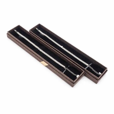 Bracciale acciaio 2 fili con zirconi con centrale soggetto vario 17 Bracciale acciaio 2 fili con zirconi con centrale soggetto vario Bracciale acciaio 2 fili con zirconi con centrale soggetto vario