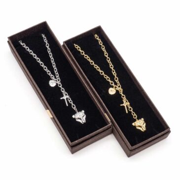 Set n° 2 collane donna ciondolo leopardo e croce 1 Set n° 2 collane donna ciondolo leopardo e croce Set n° 2 collane donna ciondolo leopardo e croce