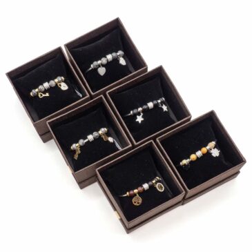 Set n° 6 bracciali donna in acciaio rigido pietre dure cindoli 8 Set n° 6 bracciali donna in acciaio rigido pietre dure cindoli Set n° 6 bracciali donna in acciaio rigido pietre dure cindoli