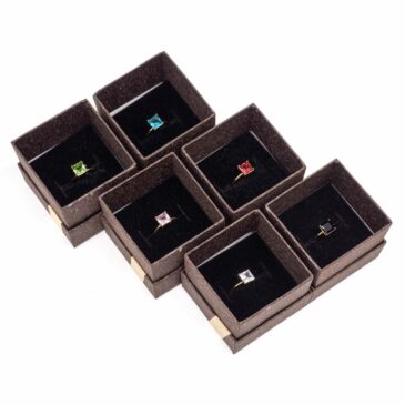 Set n° 6 anelli acciaio donna centrale quadrato 1 Set n° 6 anelli acciaio donna centrale quadrato Set n° 6 anelli acciaio donna centrale quadrato